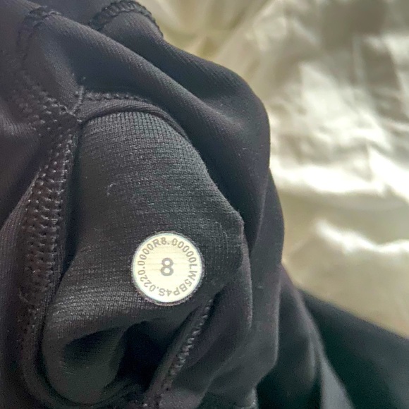 Lululemon Black Wunder Under - Picture 6 of 6
